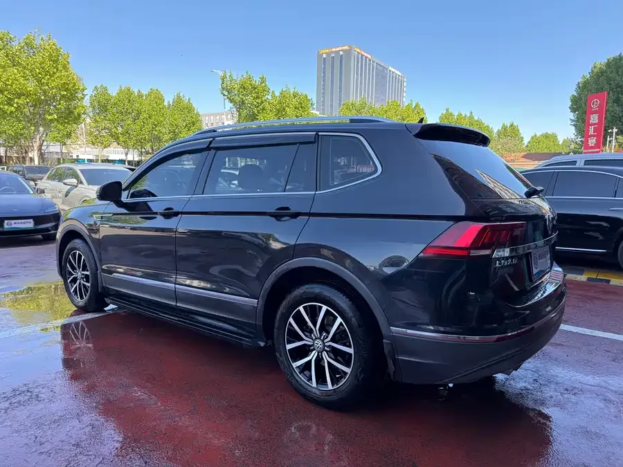 Volkswagen Tiguan L
