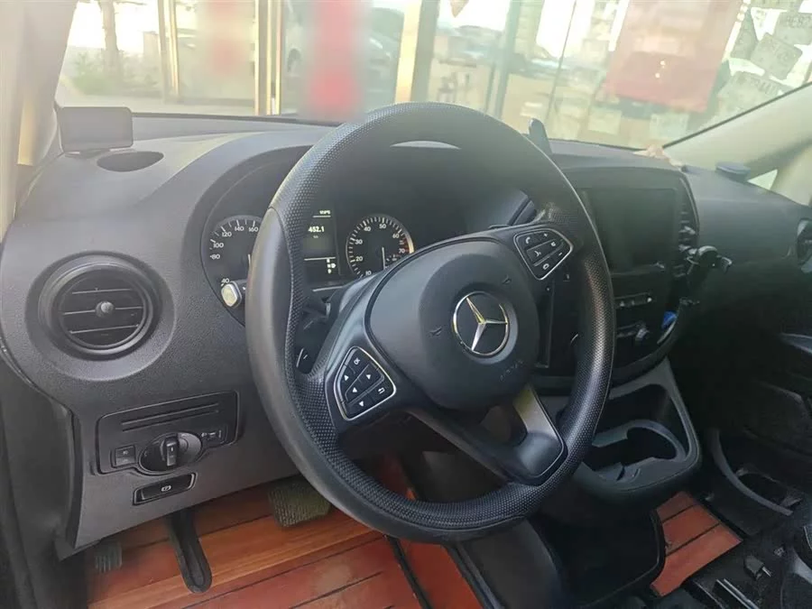 Mercedes Benz Vito