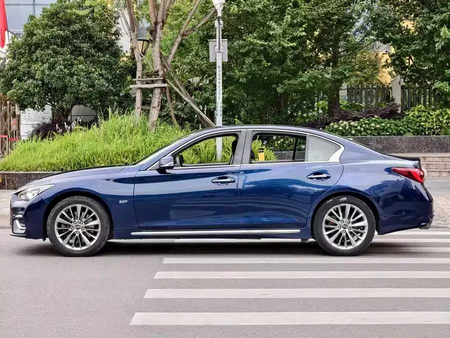 Infiniti Q50L
