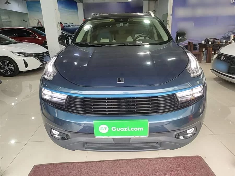 Lynk & Co 01
