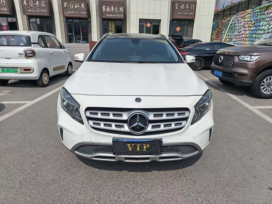 Mercedes Benz GLA