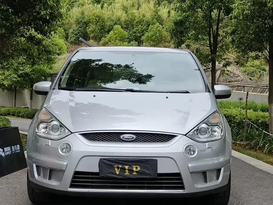 Ford Max