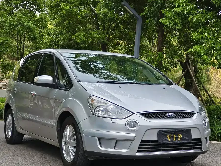 Ford Max