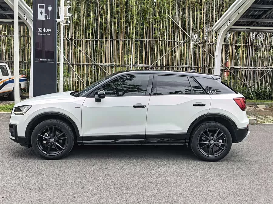 Audi Q2L