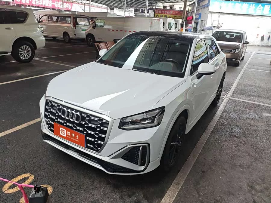 Audi Q2L
