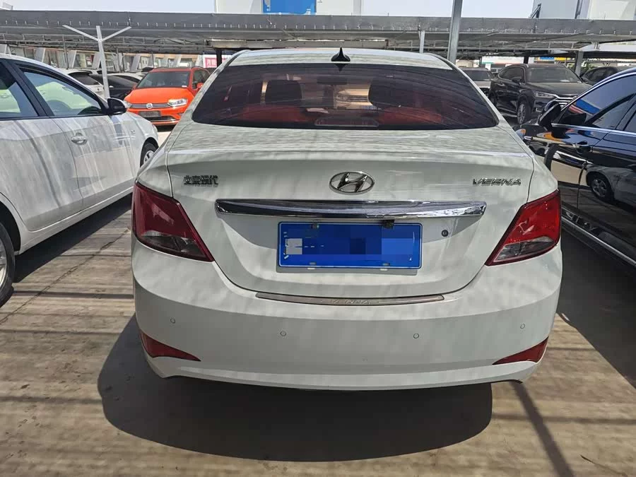 Hyundai Rena