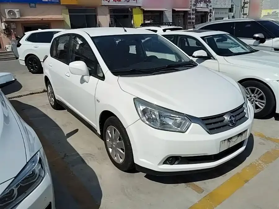 Venucia R50