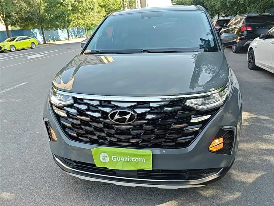 Hyundai Custo