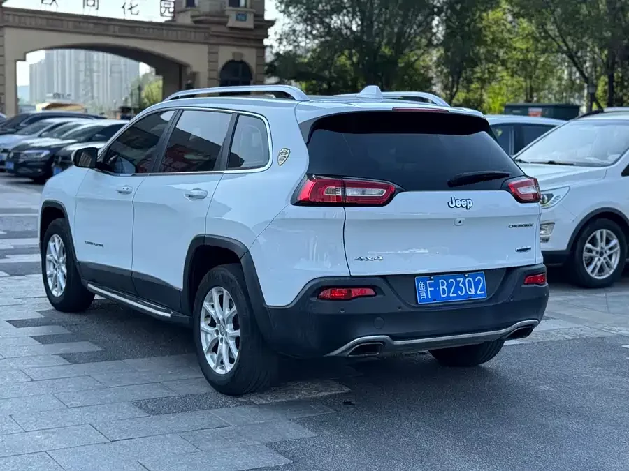 Jeep Cherokee
