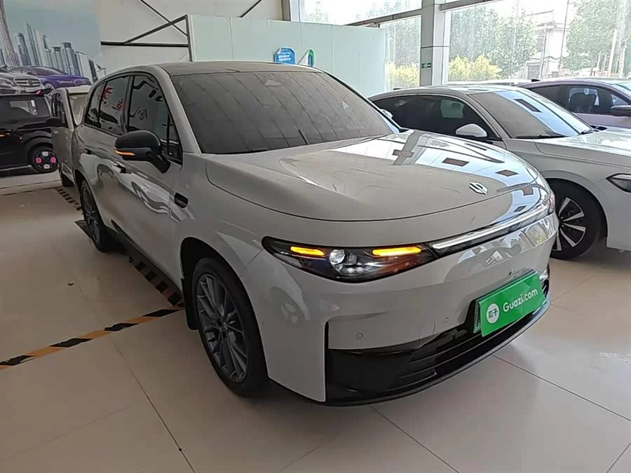 Leapmotor C10