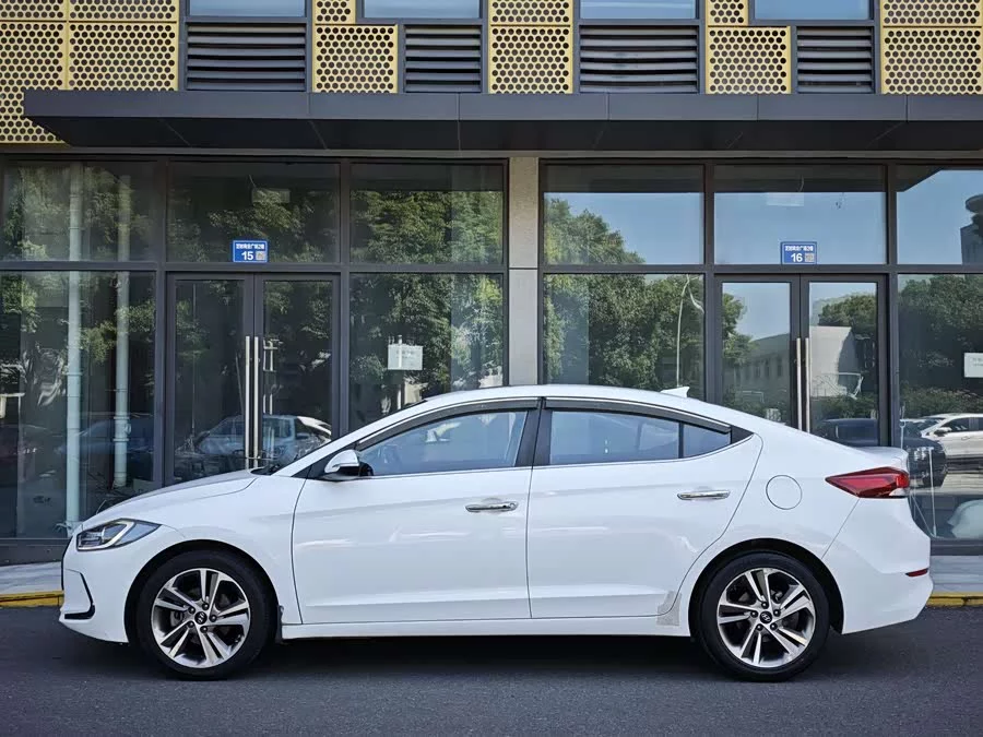 Hyundai elantra