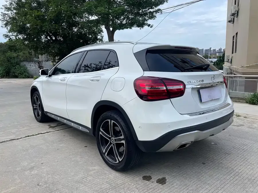 Mercedes Benz GLA