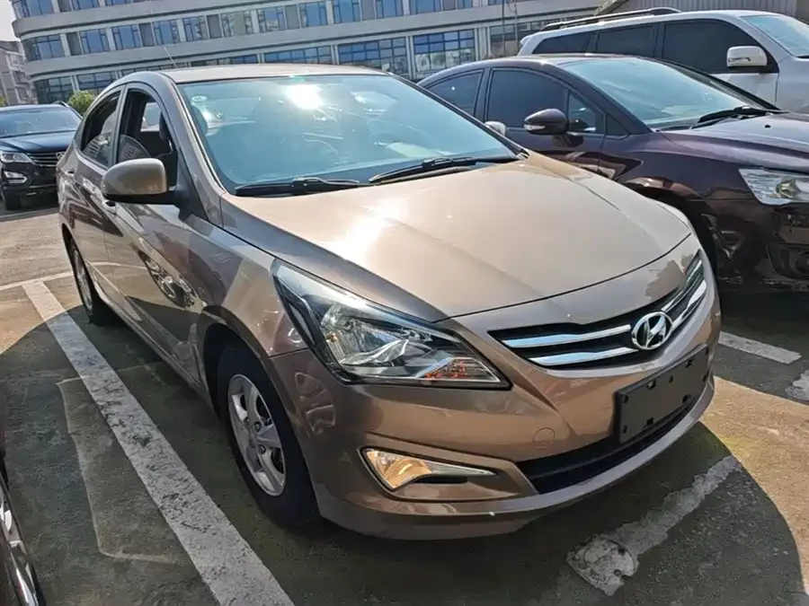 Hyundai Rena