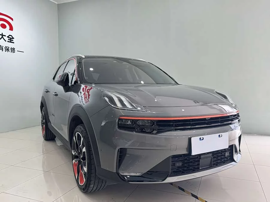 Lynk & Co 06