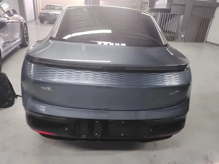 Zeekr 007