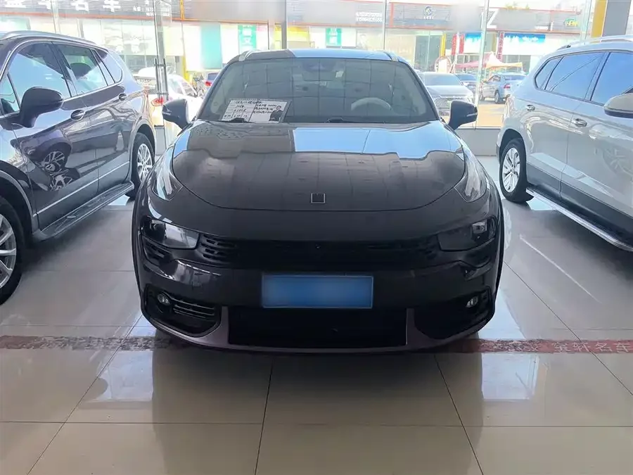 Lynk & Co 02