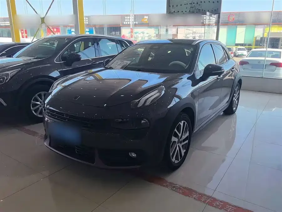 Lynk & Co 02