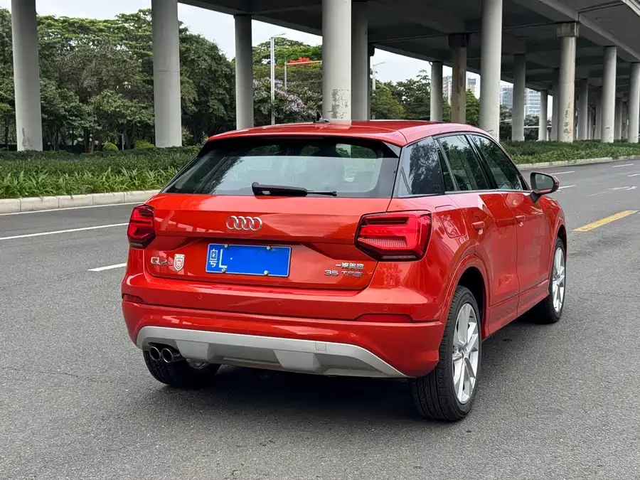 Audi Q2L