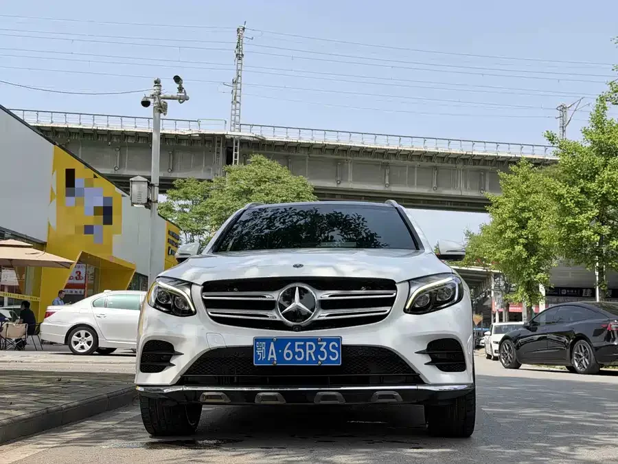 Mercedes Benz GLC