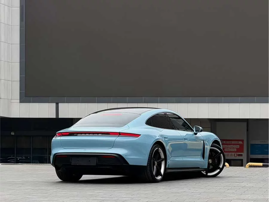 Porsche Taycan
