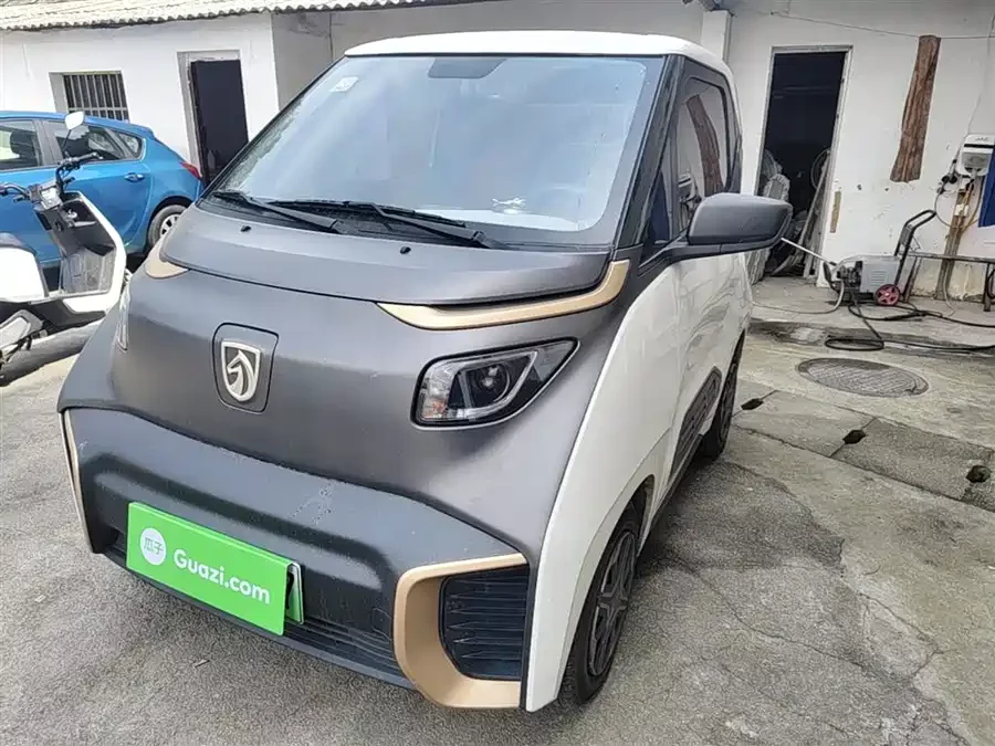 Baojun E200