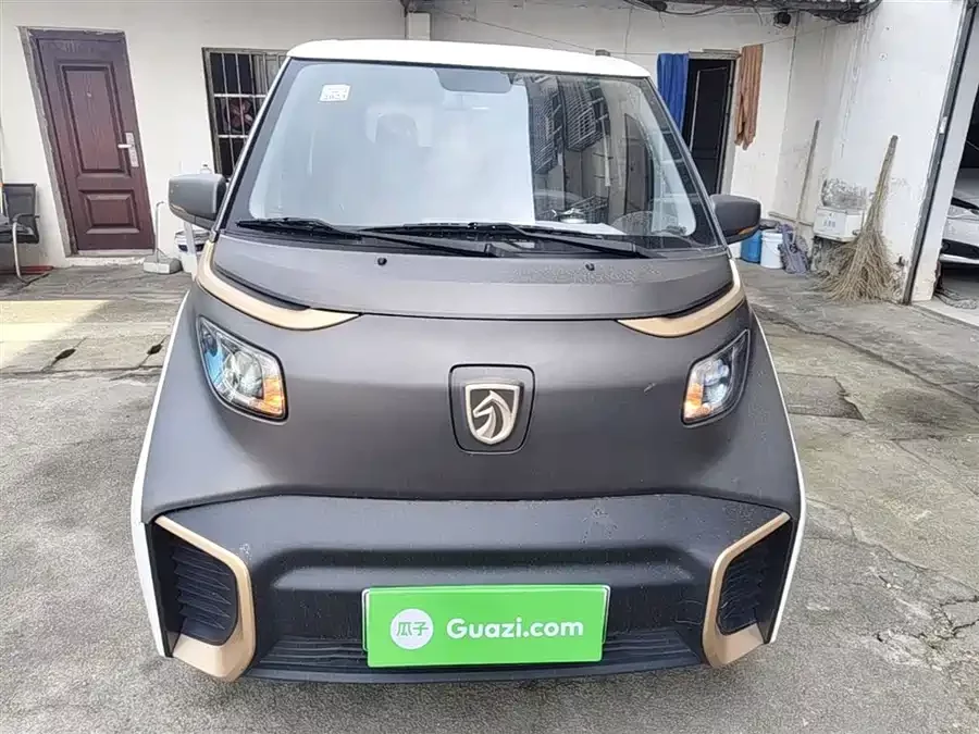 Baojun E200