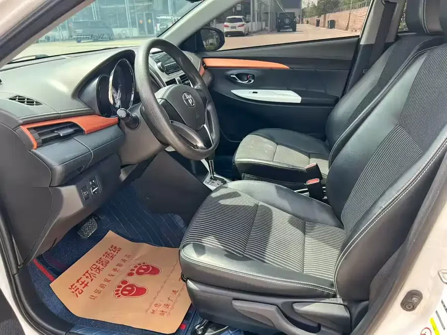 Toyota YARiS L