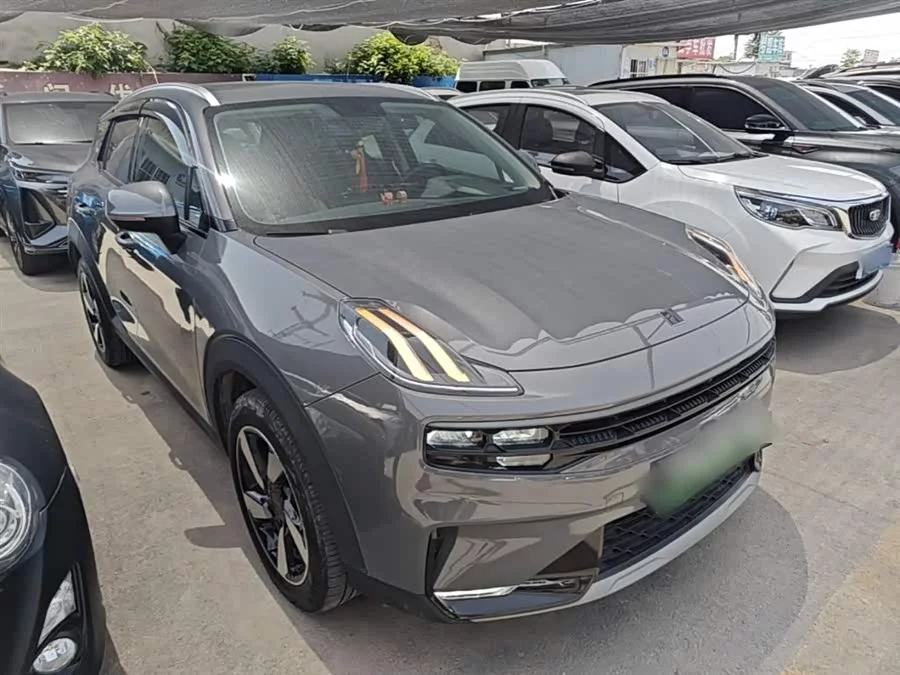 Lynk & Co 06 EM-P