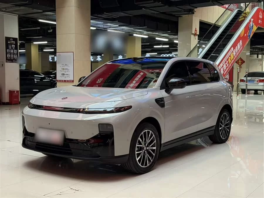 Leapmotor B10