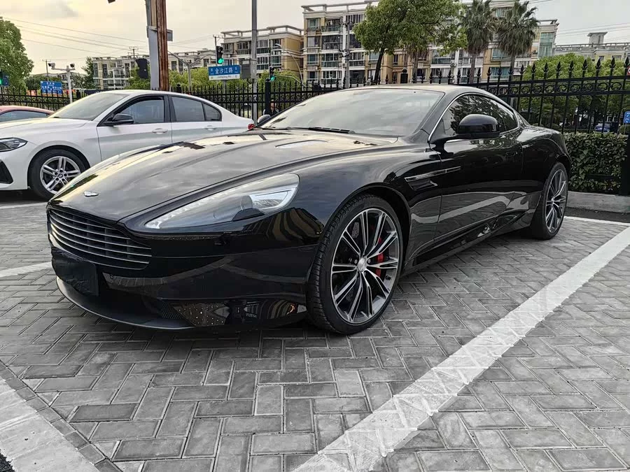 Aston Martin DB9