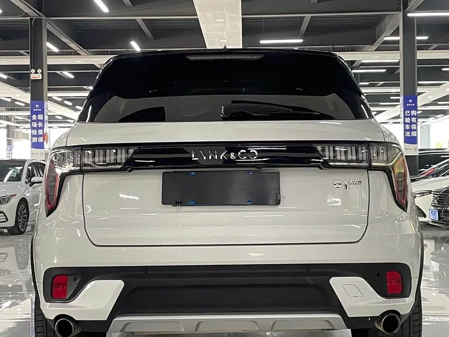 Lynk & Co 01