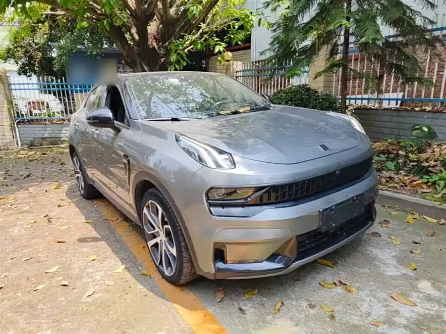 Lynk & Co 05