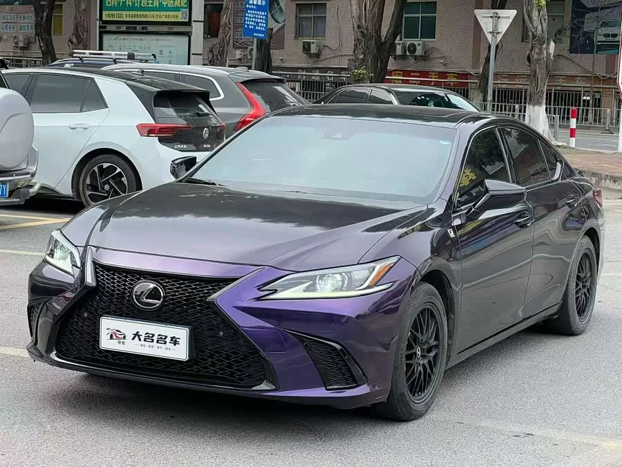 Lexus ES