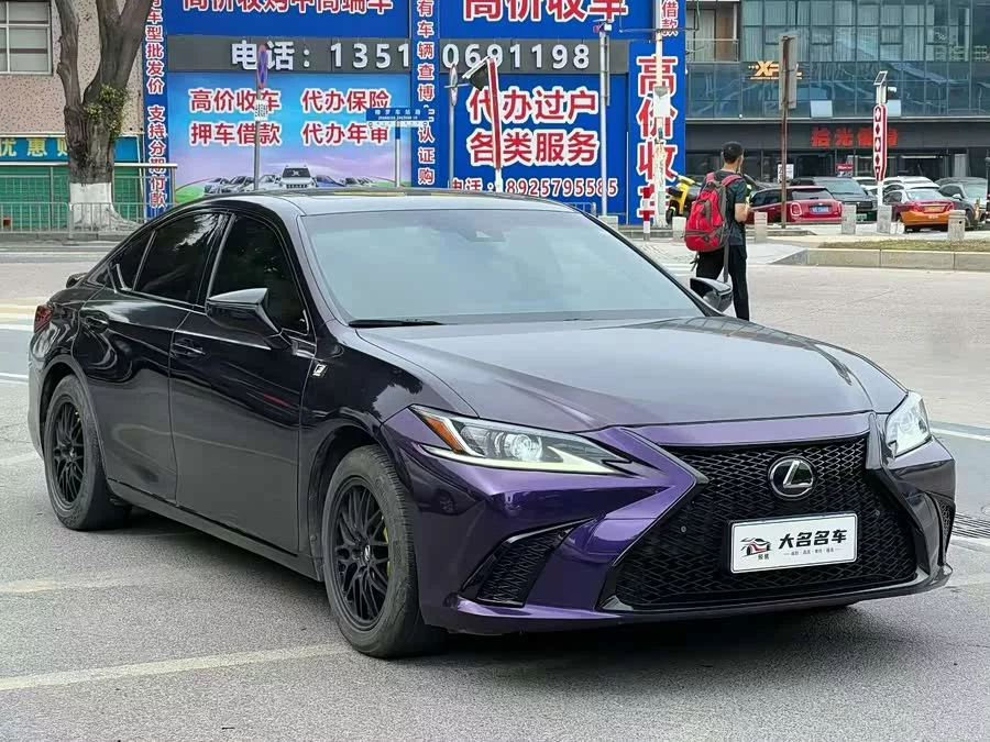 Lexus ES