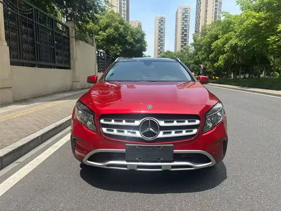 Mercedes Benz GLA