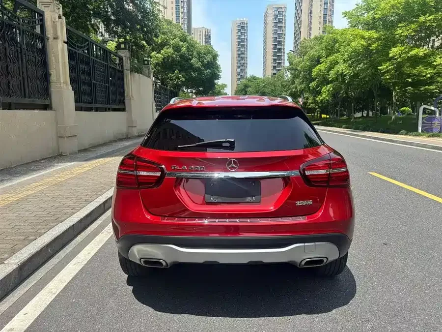 Mercedes Benz GLA