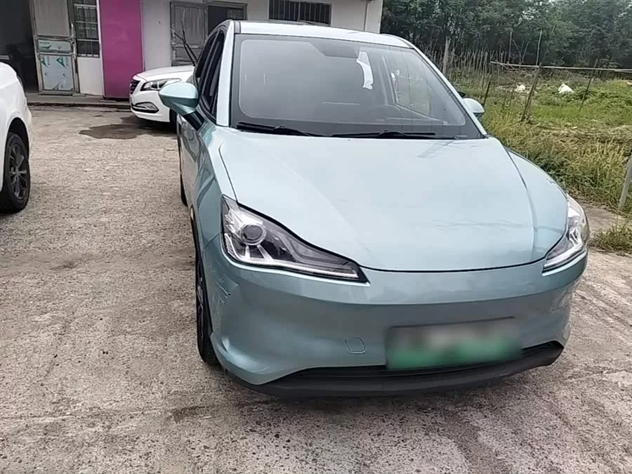 NETA Nezha V