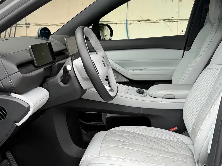 NIO ES6