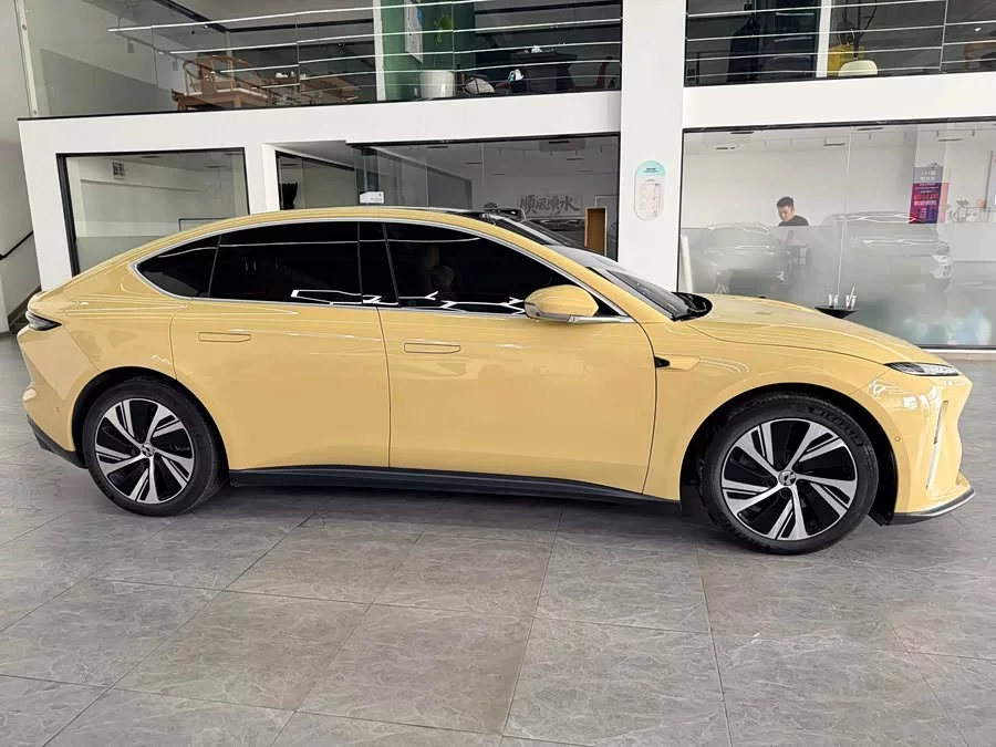 NIO ET5T
