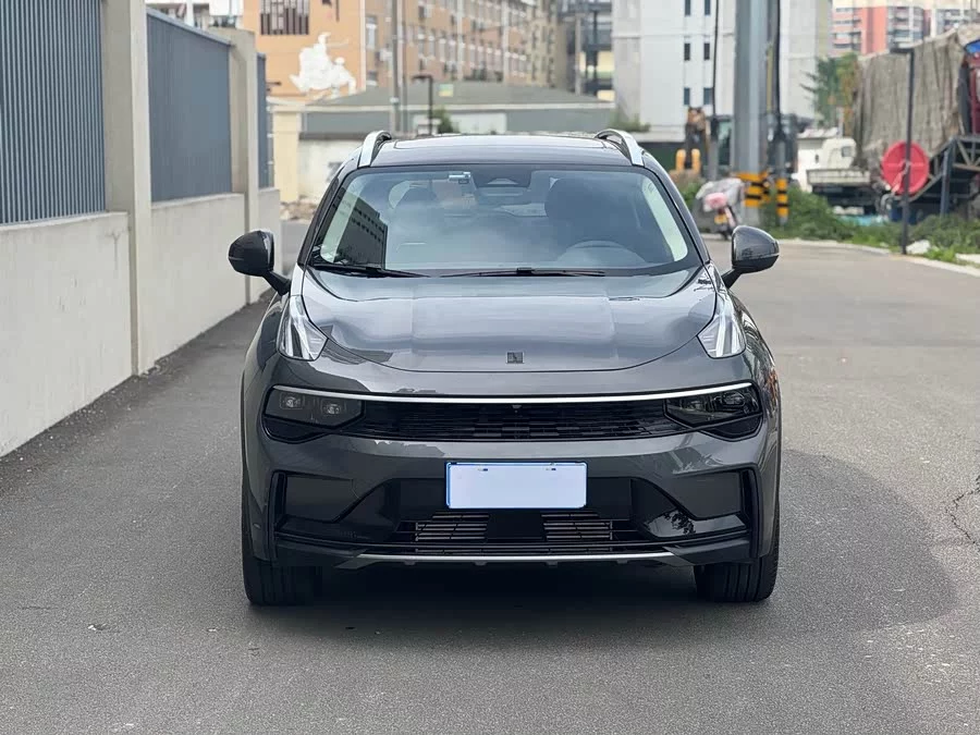 Lynk & Co 01