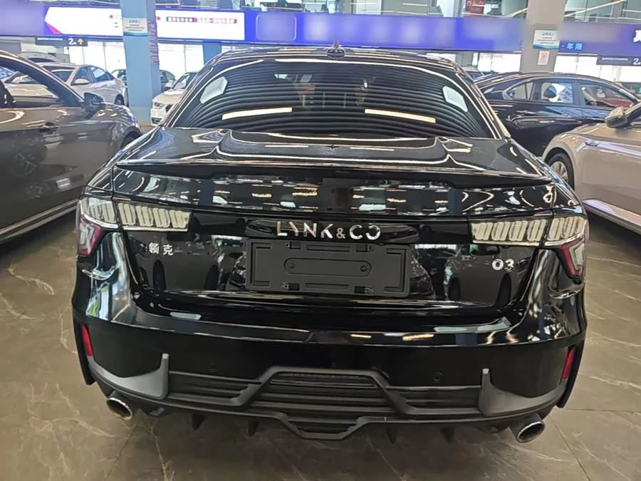 Lynk & Co 03