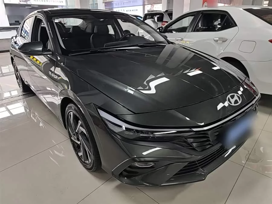 Hyundai Elantra