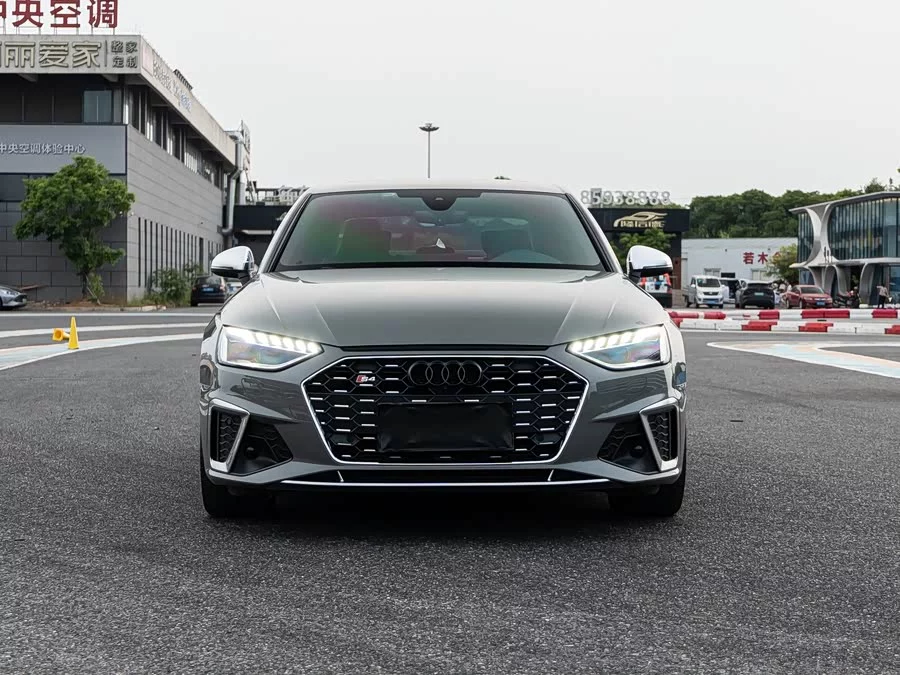 Audi S4