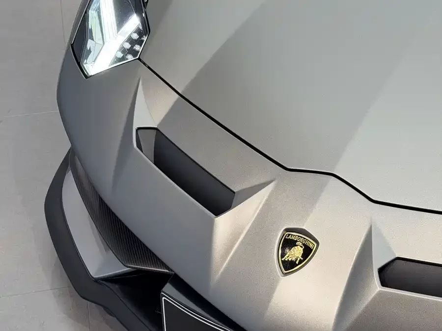 Lamborghini Aventador