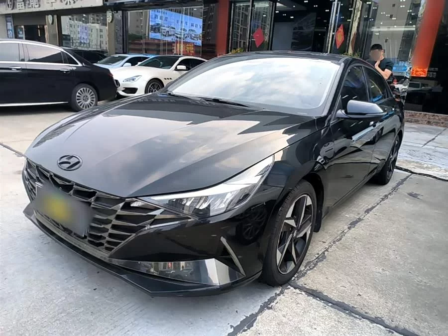 Hyundai Elantra