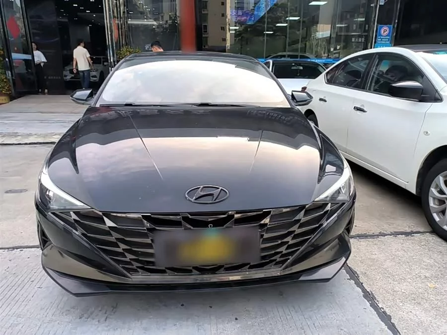 Hyundai Elantra