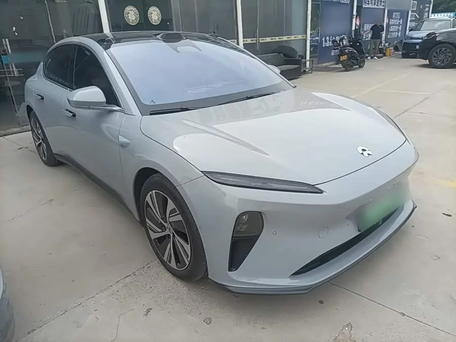 NIO ET5