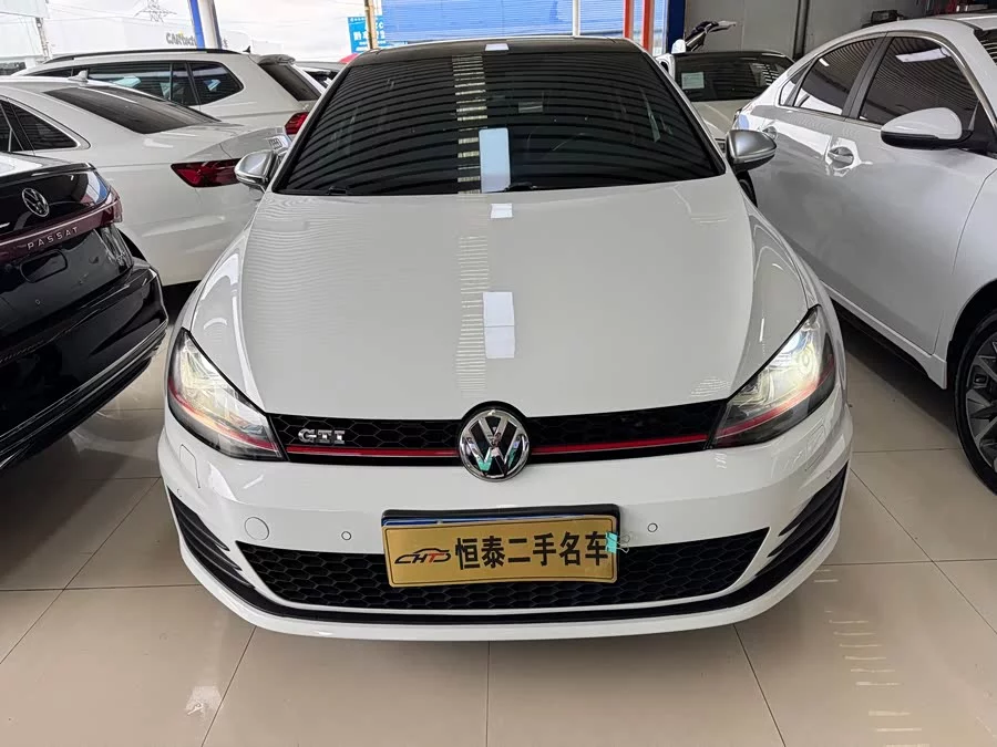 Volkswagen Golf GTI