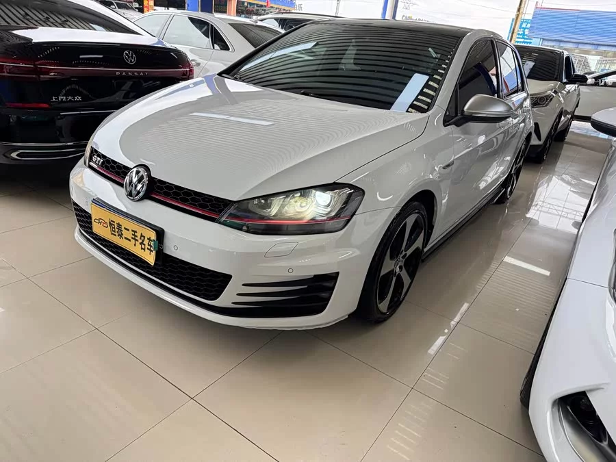 Volkswagen Golf GTI