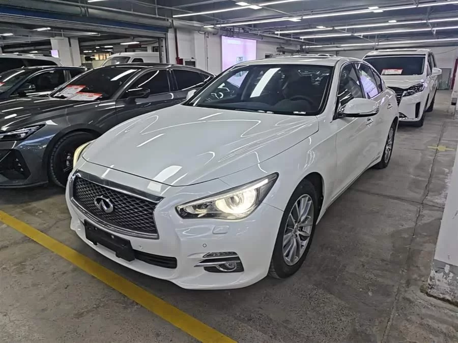 Infiniti Q50L